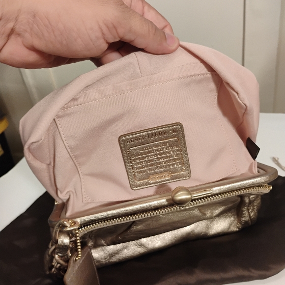 Coach Parker Kisslock Chain Women's Bag in Rose Gold New Display - Picture 8 of 16